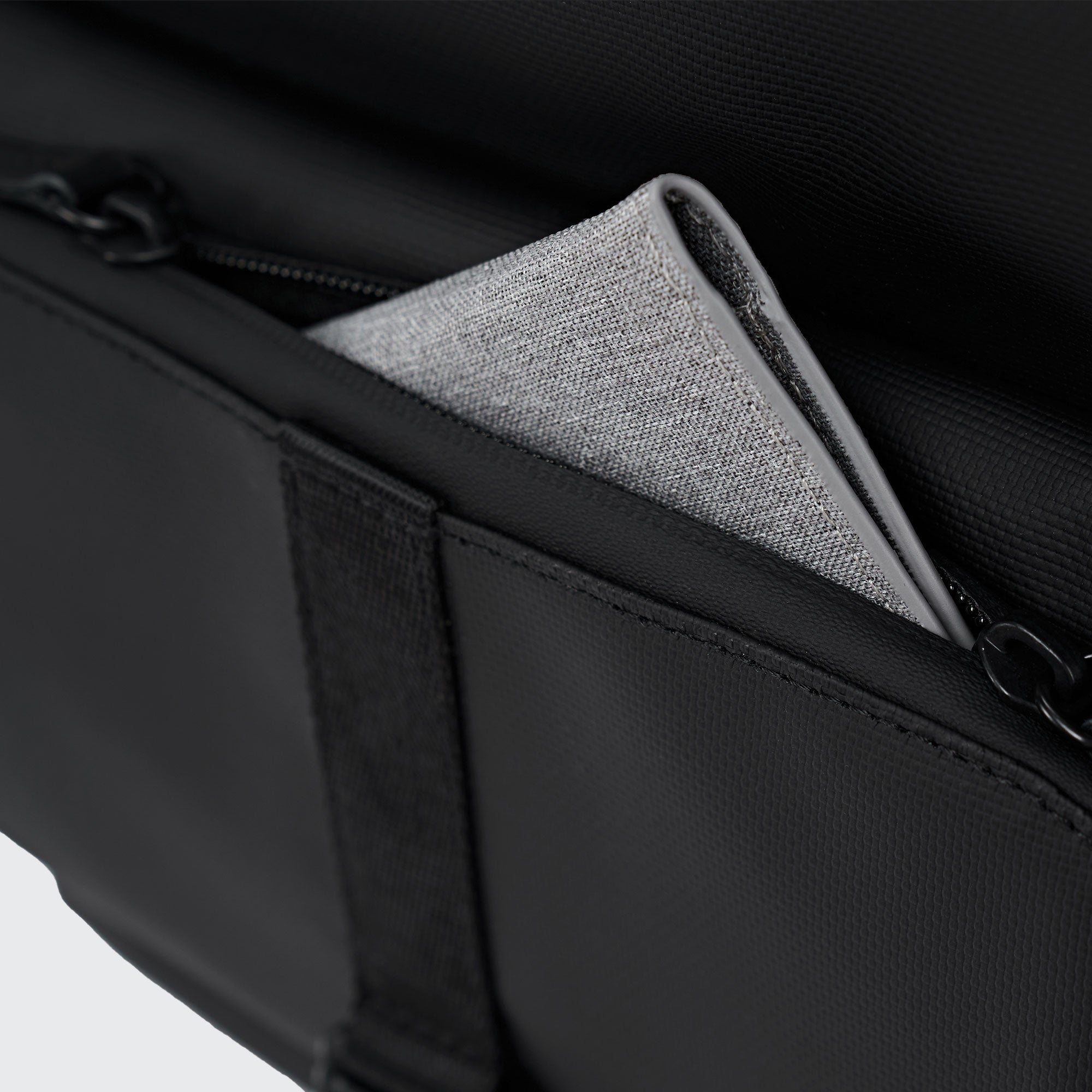 Special Sale - PARKER BACKPACK 23L - VENQUE
