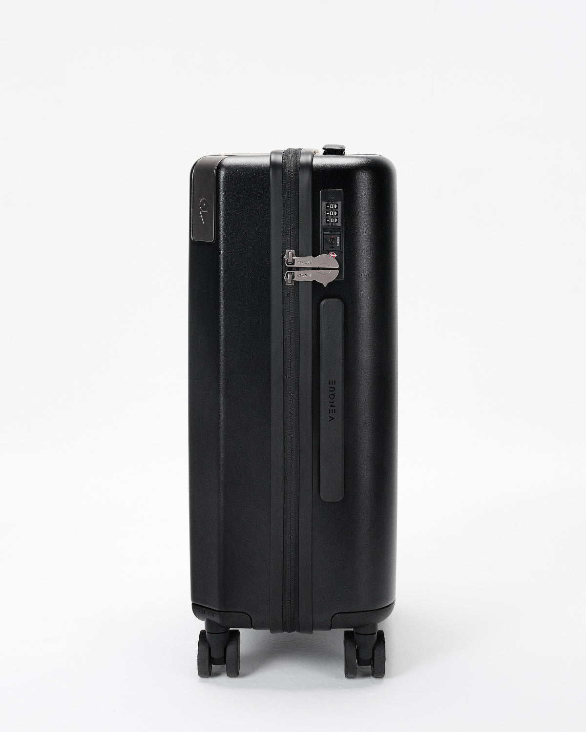 Flyte™ Smart Carry-On
