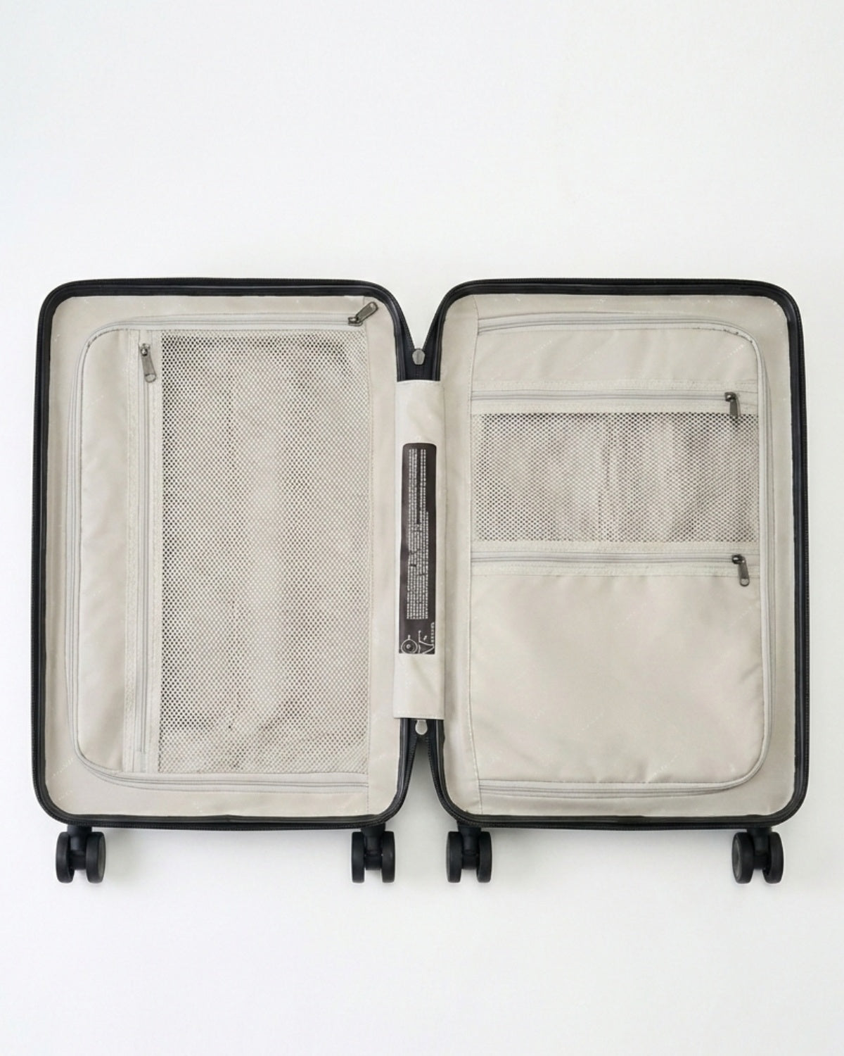 Flyte™ Smart Carry-On