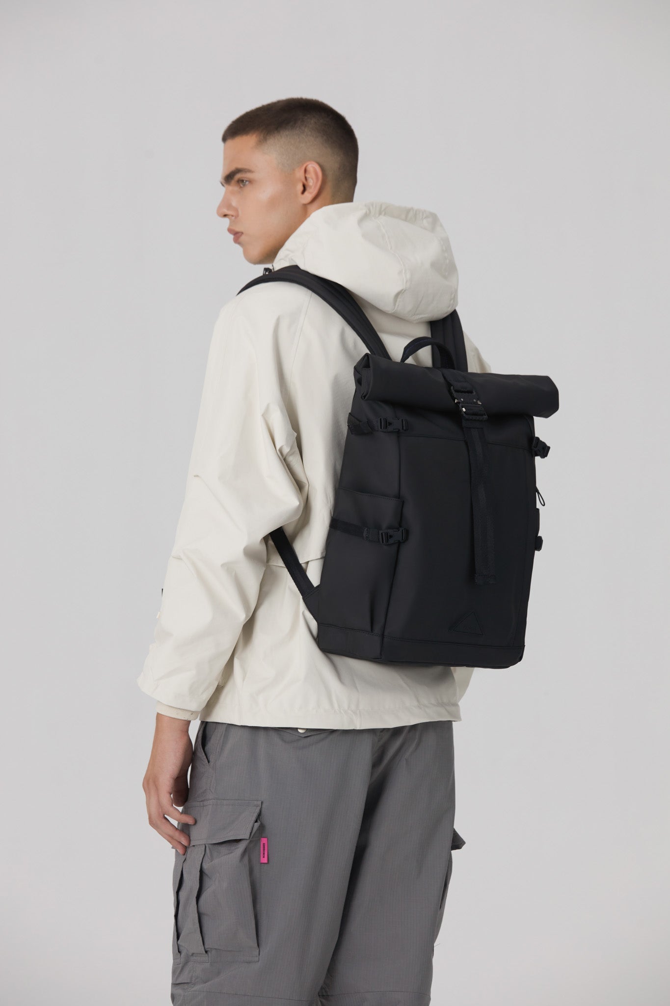 MOVA ROLL - UP BLACK 20 - 26L - VENQUE
