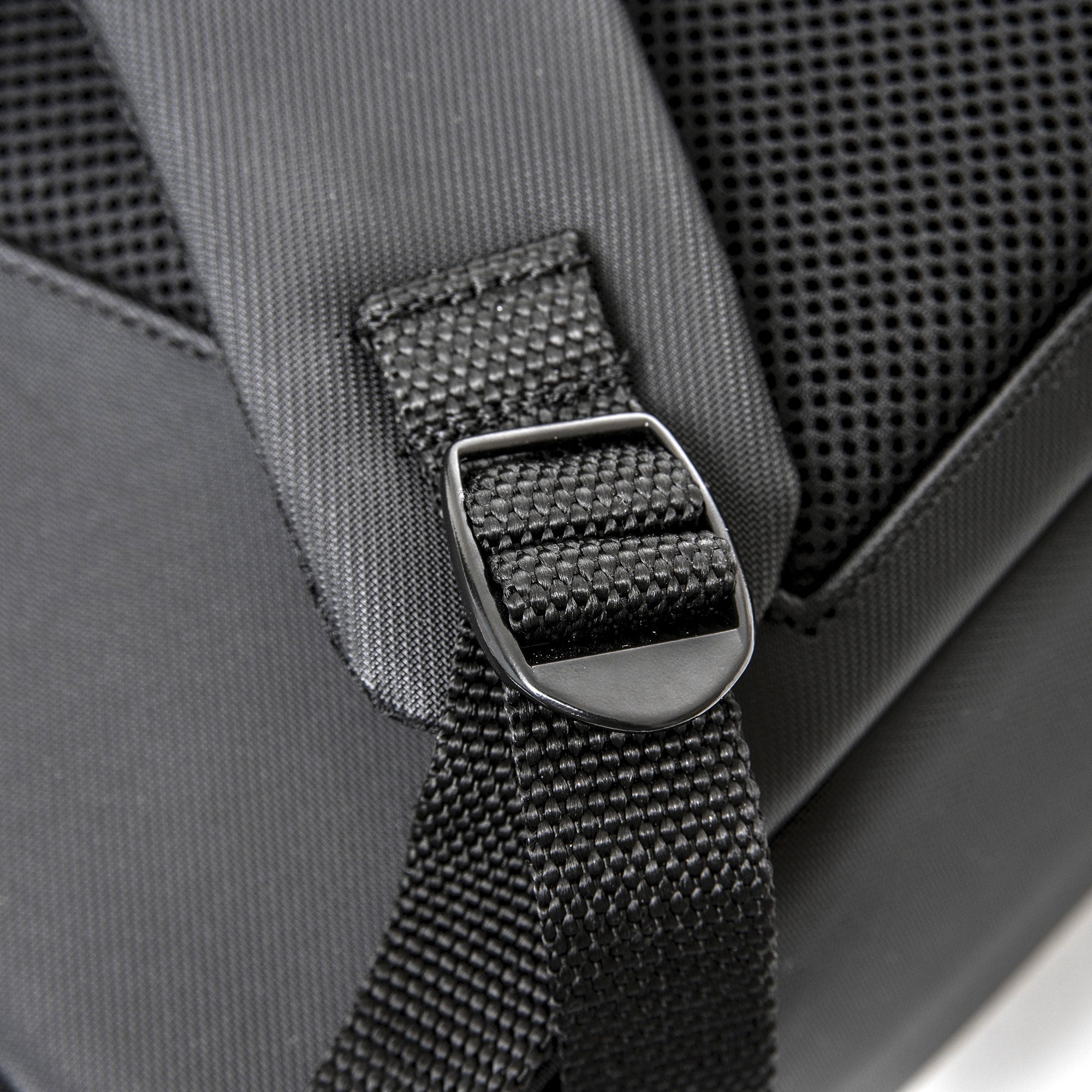 AMSTERDAM CARBON BACKPACK 20L - VENQUE